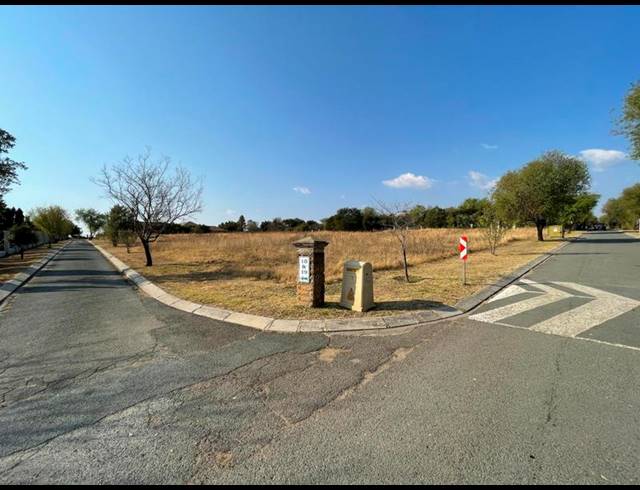 LAND FOR SALE IN BEAULIEU